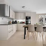L Urban - Spacious With Private Terrace Leilighet *