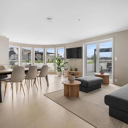 L Urban - Spacious With Private Terrace アパート *