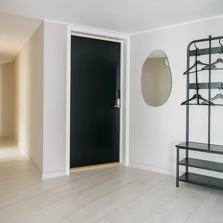 L Urban - Spacious With Private Terrace Apartment Bergen