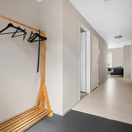 L Urban - Spacious With Private Terrace Apartament Bergen