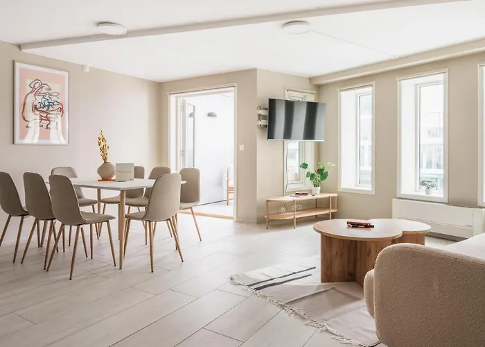 L Urban - Spacious With Private Terrace 아파트 *