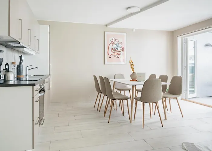 L Urban - Spacious With Private Terrace Apartment Bergen