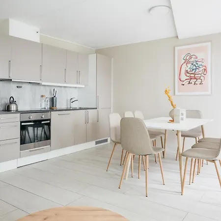 L Urban - Spacious With Private Terrace