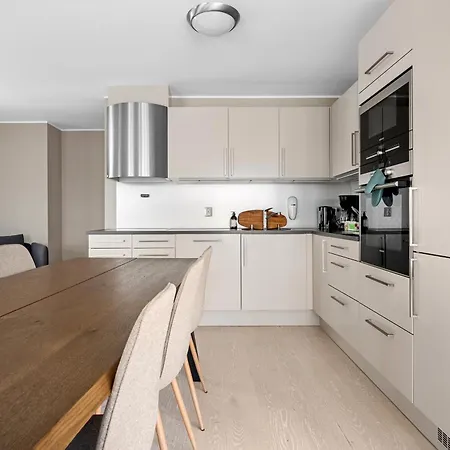 L Urban - Spacious With Private Terrace *